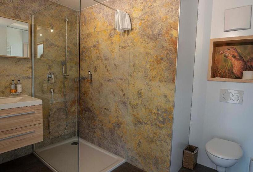 جناح مطلّ علي الجبل, Lucia 3 Sterne Superior