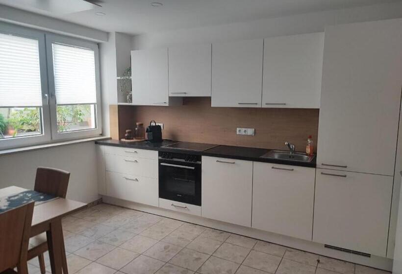 침실 1개 아파트, Pension Fünfhaus