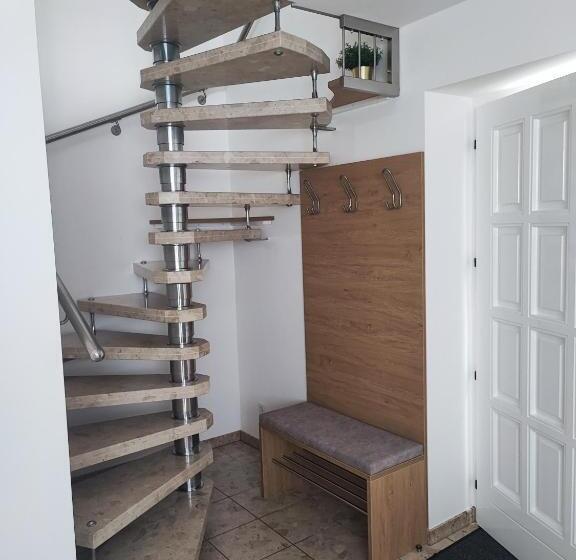 침실 1개 아파트, Pension Fünfhaus