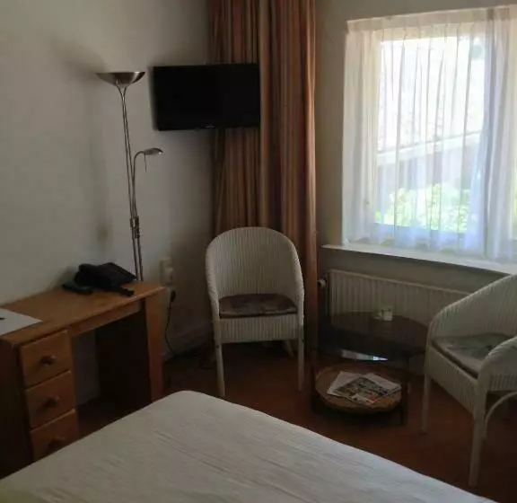Basic Room, Fletcher Hotel Restaurant De Borken