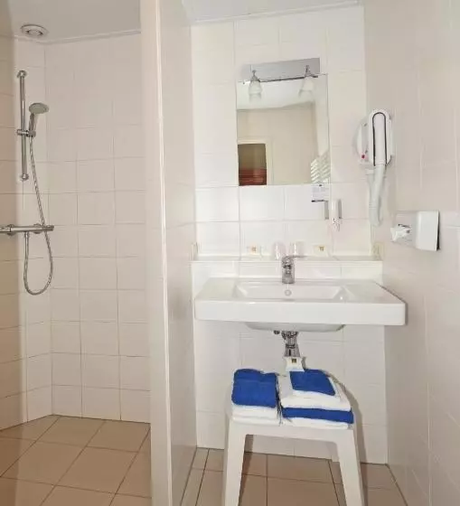 Standard Triple Room, Fletcher Hotel Restaurant De Borken