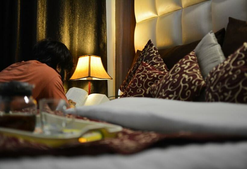 デラックスルーム, Ashirwad Hotel And Spa