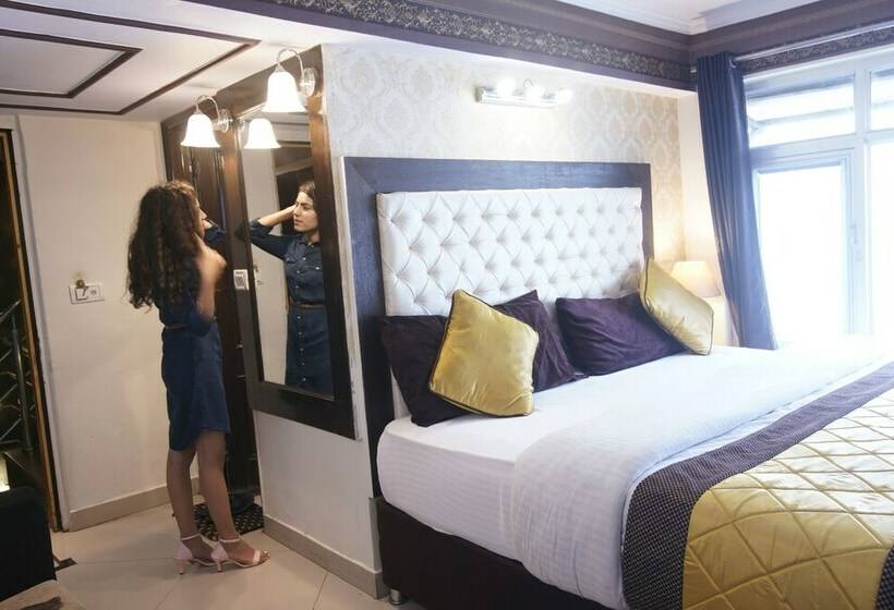 디럭스 룸, Ashirwad Hotel And Spa