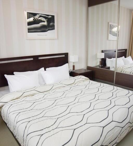 سوییت, Astrum Palace