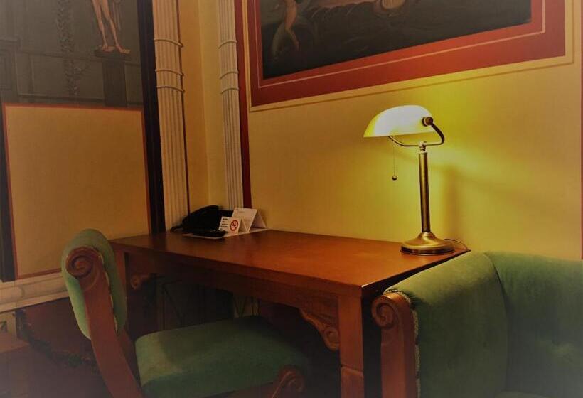 Номер Стандарт Тематический, Courage Nijmegen