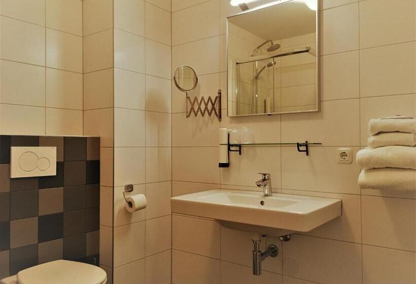 Номер Комфорт, Courage Nijmegen