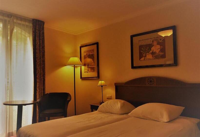 Номер Стандарт Вид на Парк, Courage Nijmegen