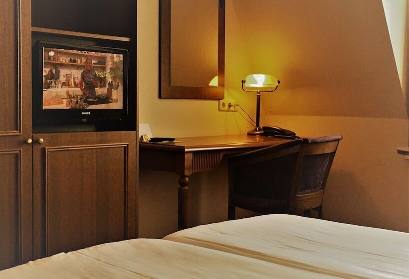 Номер Стандарт Вид на Реку, Courage Nijmegen