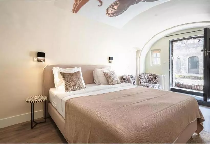 اتاق استاندارد با تخت بزرگ, Court Hotel Utrecht City Centre