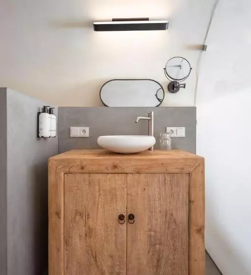 اتاق استاندارد با تخت بزرگ, Court Hotel Utrecht City Centre