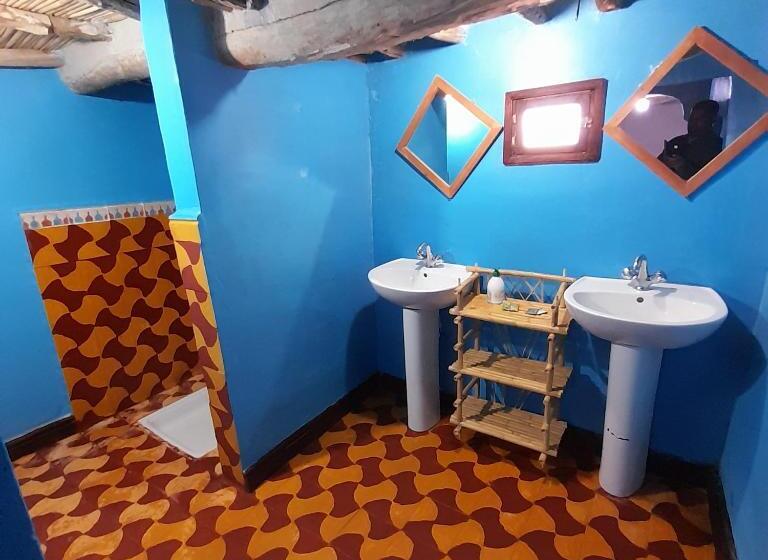 اتاق استاندارد سه نفره, Dar Timitar