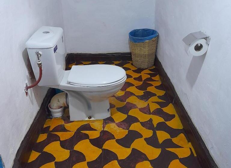 اتاق استاندارد سه نفره, Dar Timitar