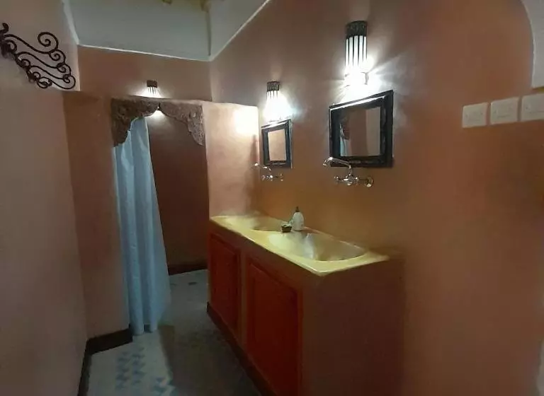 سوییت سوپریور, Dar Timitar