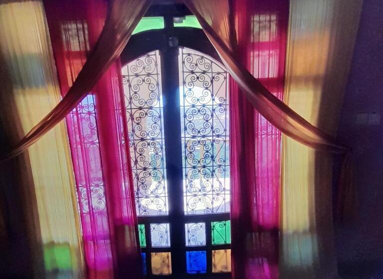 سوئیت کلاسیک, Dar Timitar