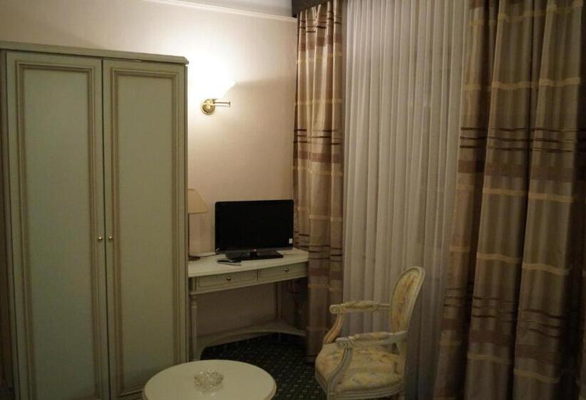اتاق استاندارد یک نفره, De L' Esplanade