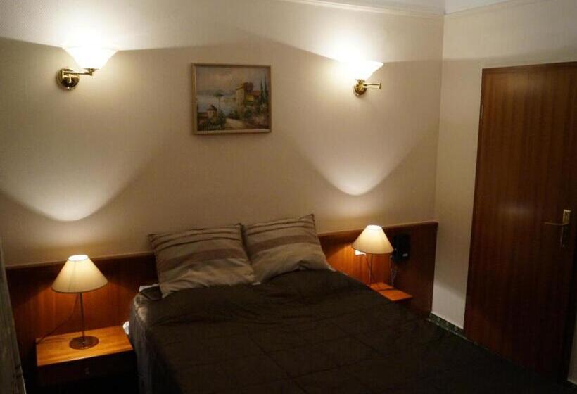 اتاق استاندارد یک نفره, De L' Esplanade