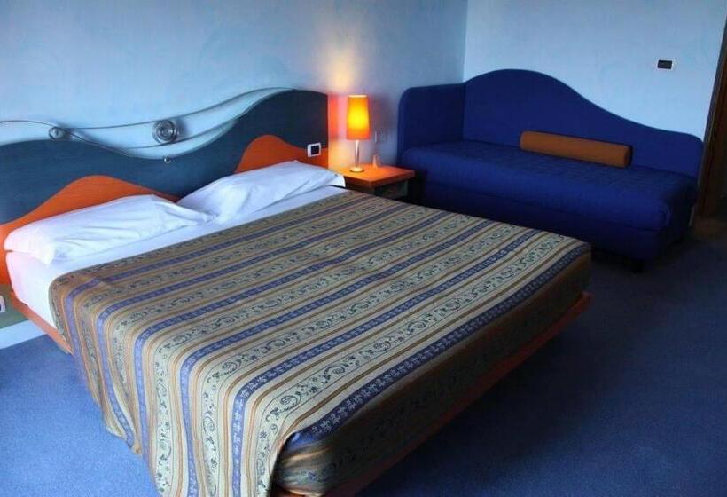 غرفة ديلوكس ثلاثية, Del Sole Resort