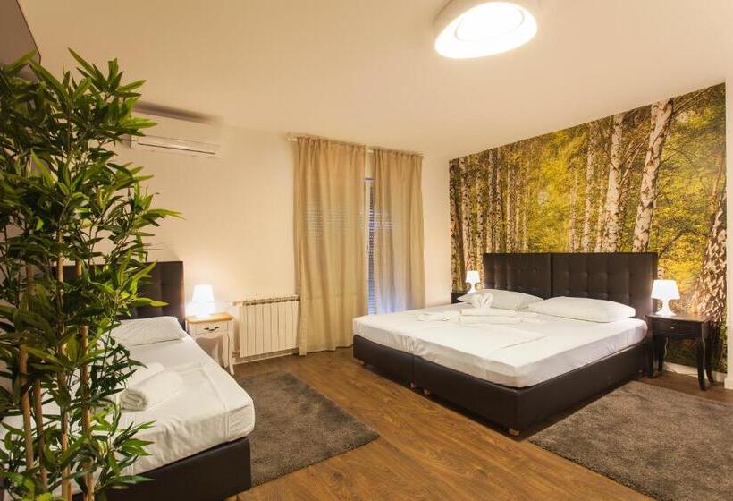 スタンダードトリプルルーム, Gec