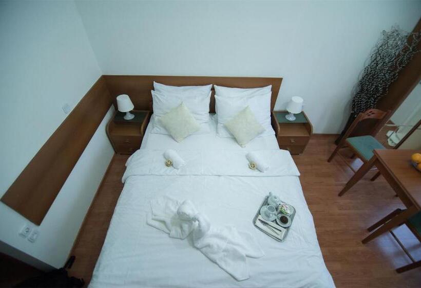 スタンダードルーム, Gec