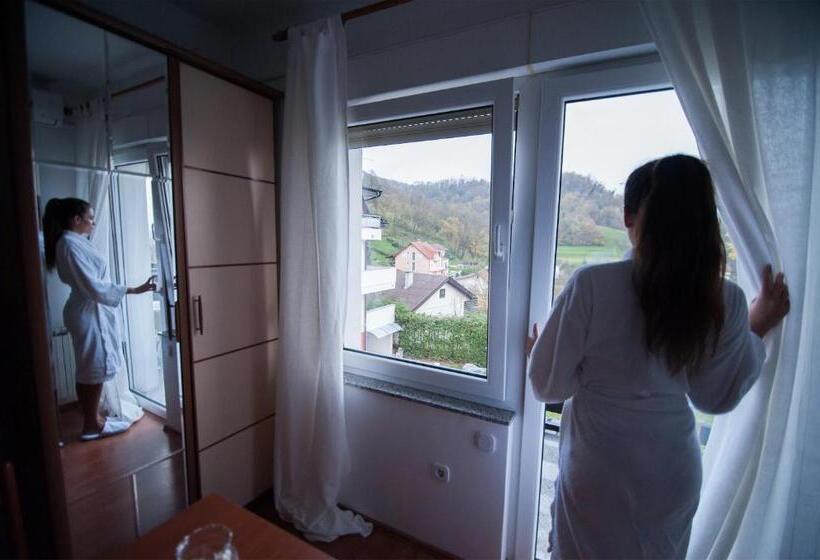 スタンダードルーム, Gec