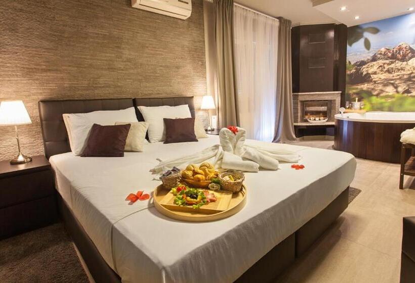 デラックスルーム, Gec