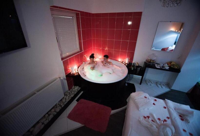 デラックスルーム, Gec