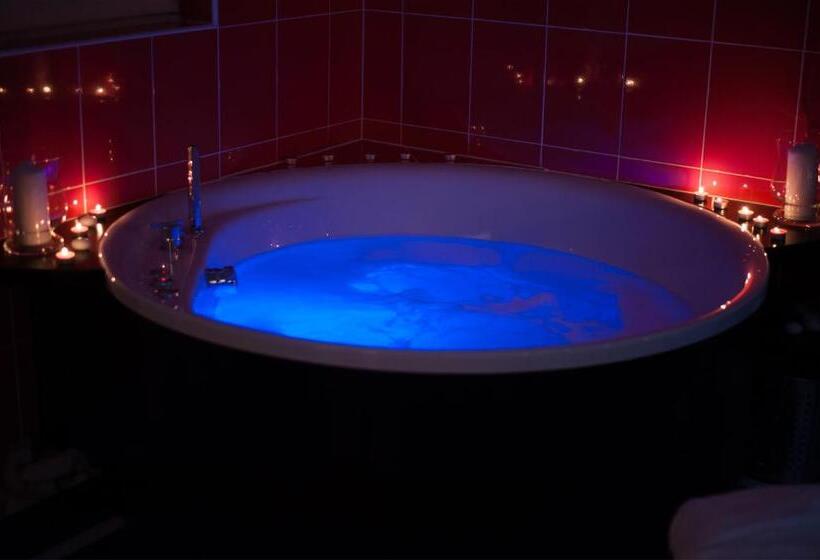 デラックスルーム, Gec