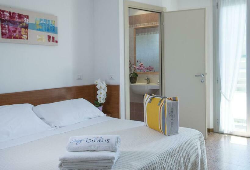 标准间侧面带海景, Globus