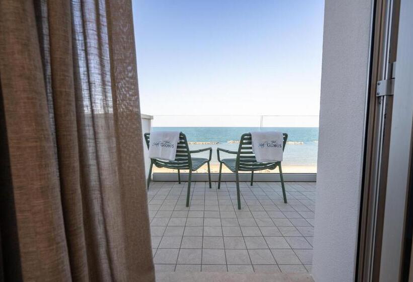 小型套房带海景, Globus