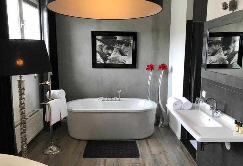 デラックスルーム, Huis Van Bewaring