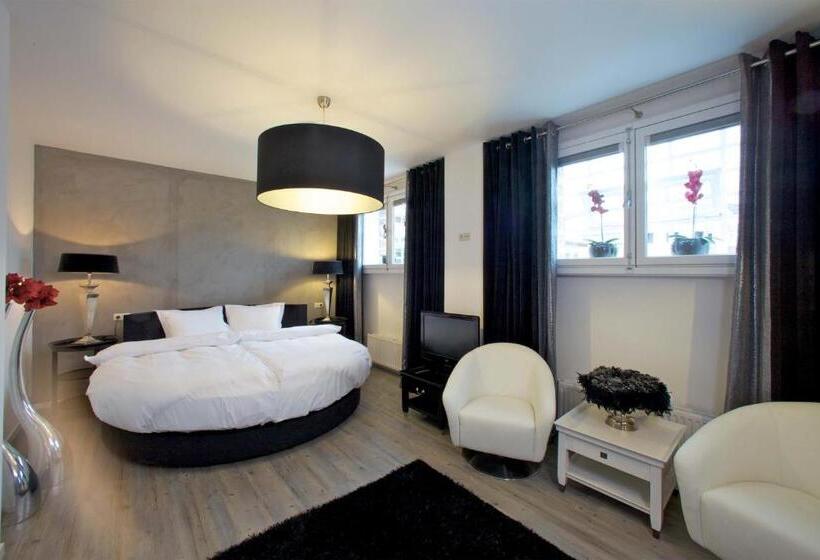 デラックスルーム, Huis Van Bewaring