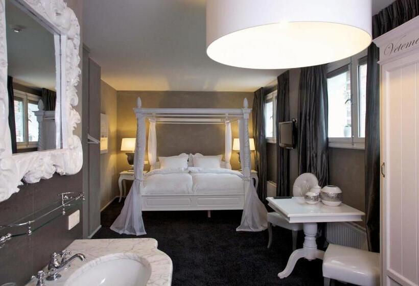 デラックスルーム, Huis Van Bewaring