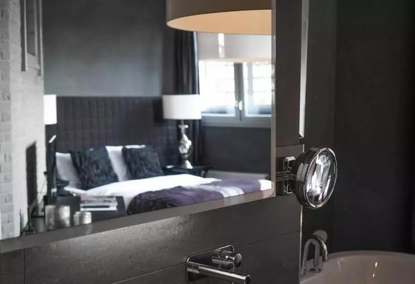スイート, Huis Van Bewaring