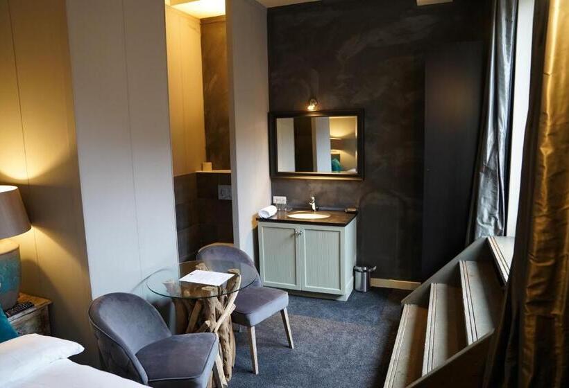 Номер Стандарт, Huis Van Bewaring