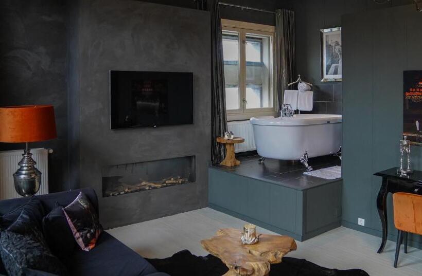 スイート, Huis Van Bewaring