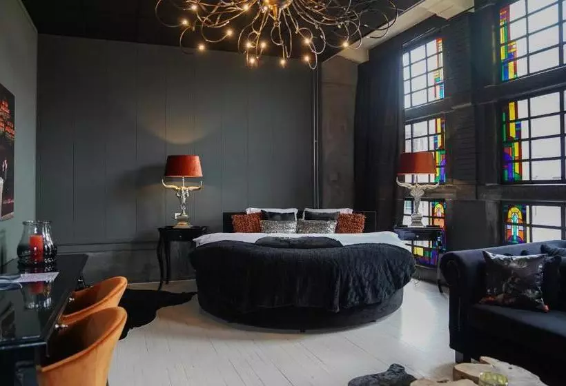 スイート, Huis Van Bewaring