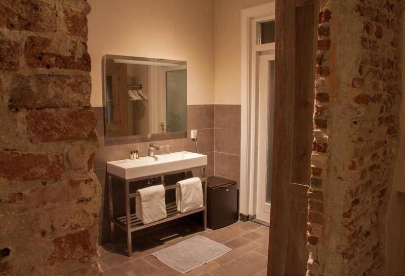 スタンダードルーム, Huis Van Bewaring