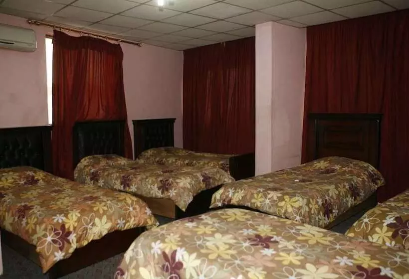 اتاق استاندارد سه نفره, Mamaya