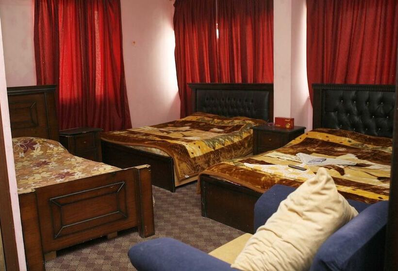 اتاق استاندارد سه نفره, Mamaya