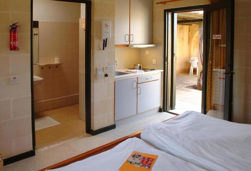 استودیوی استاندارد, Mellieha Holiday Centre