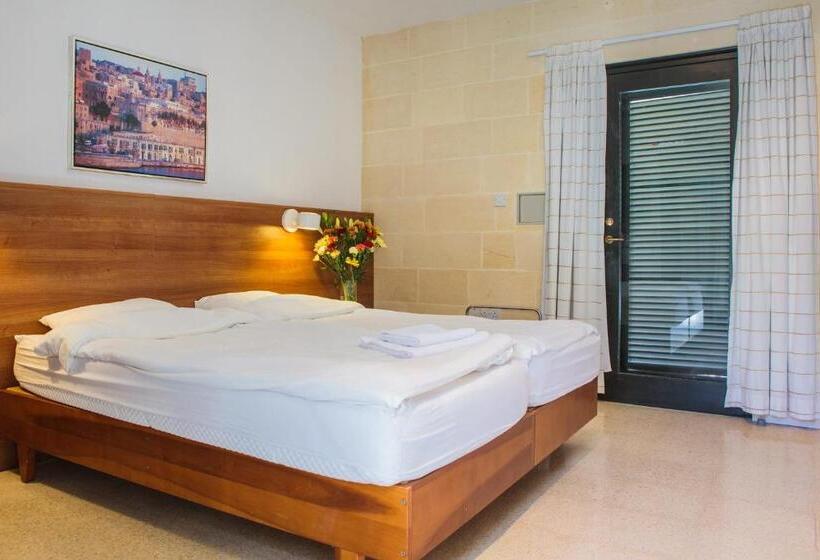 استودیوی استاندارد, Mellieha Holiday Centre