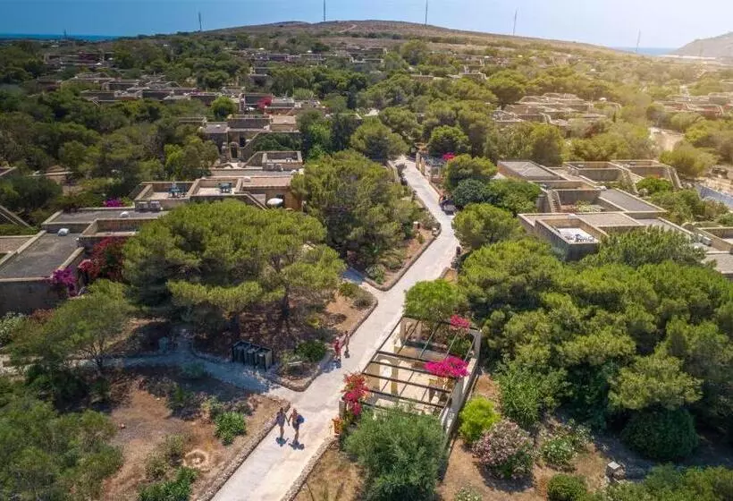 استودیوی استاندارد, Mellieha Holiday Centre