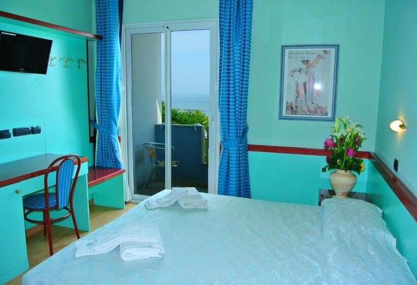 חדר סטנדרט לשלושה, Mirage