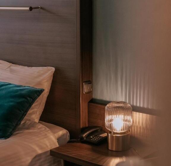 חדר קלאסי, Moeke Mooren