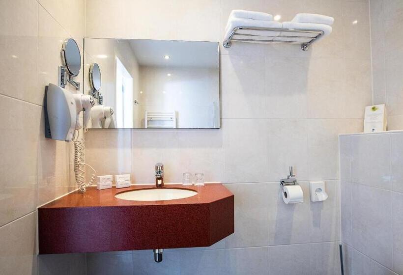 חדר קלאסי, Moeke Mooren