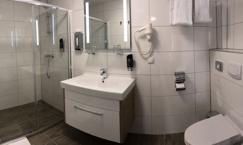 اتاق استاندارد, König