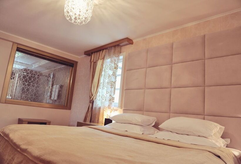 带园景的小型套房, Per Astra