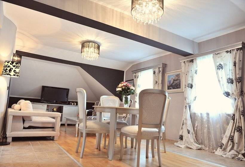 带1个卧室的顶楼公寓, Per Astra