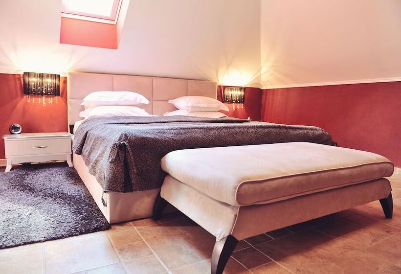 总统套房, Per Astra