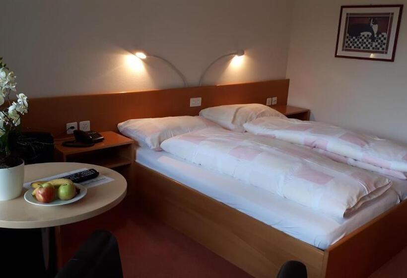 اتاق استاندارد, Schlosswald